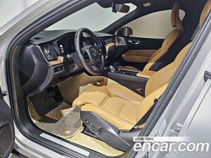 Volvo XC60 B6 ULTIMATE Bright 2024 года из Южной Кореи