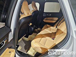 Volvo XC60 B6 ULTIMATE Bright 2024 года из Южной Кореи