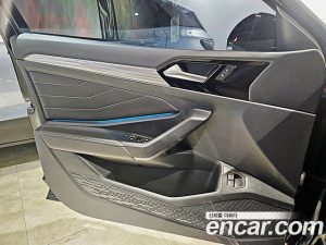 Volkswagen Jetta 1.5 TSI Premium 2023 года из Южной Кореи