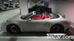 Porsche 911 CARRERA GTS Cabriolet 2024 года из Южной Кореи