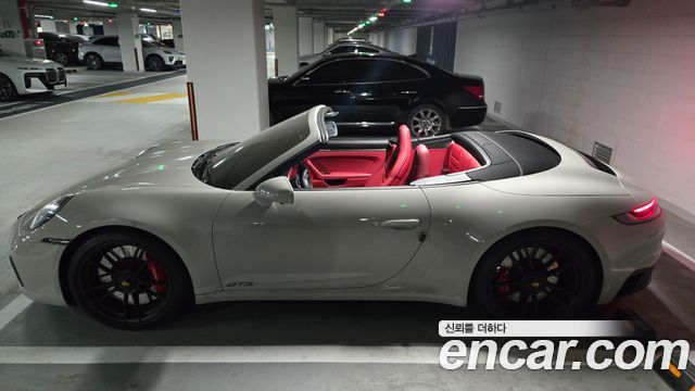 Porsche 911 CARRERA GTS Cabriolet 2024 года из Кореи