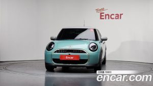 Mini Cooper 5Door Favoured 2025 года из Южной Кореи