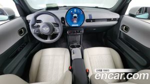 Mini Cooper 5Door Favoured 2025 года из Южной Кореи