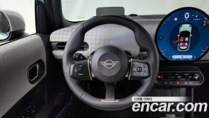 Mini Cooper 5Door Favoured 2025 года из Южной Кореи