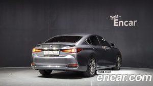Lexus ES Executive 2022 года из Южной Кореи