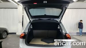 Volkswagen Tiguan 2.0 TDI 4 Prestige 2023 года из Южной Кореи