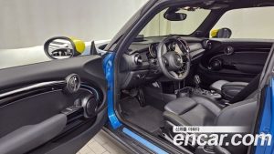 Mini Cooper SE ELECTRIC 2024 года из Южной Кореи