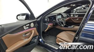 Mercedes-Benz E-Class E450 4MATIC Exclusive 2023 года из Южной Кореи