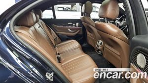 Mercedes-Benz E-Class E450 4MATIC Exclusive 2023 года из Южной Кореи
