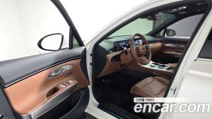 Genesis GV70 2.5T Бензин 2WD 2025 года из Южной Кореи