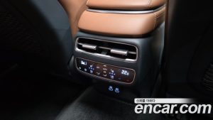 Genesis GV70 2.5T Бензин 2WD 2025 года из Южной Кореи
