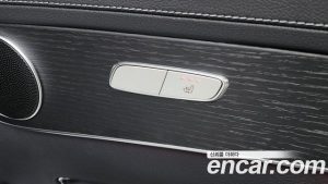 Mercedes-Benz GLC-Class GLC300 4MATIC Coupe 2023 года из Южной Кореи