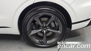 Genesis GV70 2.5T Бензин AWD 2025 года из Южной Кореи