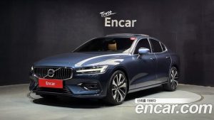 Volvo S60 B5 ULTIMATE Bright 2023 года из Южной Кореи
