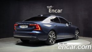 Volvo S60 B5 ULTIMATE Bright 2023 года из Южной Кореи