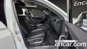 Volkswagen Tiguan 2.0 TDI Prestige 2023 года из Южной Кореи