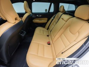 Volvo V60 B5 Ultra AWD 2025 года из Южной Кореи