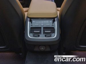 Volvo V60 B5 Ultra AWD 2025 года из Южной Кореи