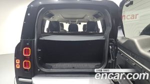 Land Rover Defender 110 D250 SE 2023 года из Южной Кореи