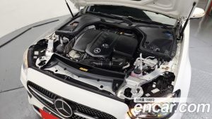 Mercedes-Benz E-Class E220d 4MATIC AMG Line 2023 года из Южной Кореи