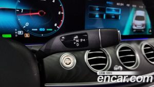 Mercedes-Benz E-Class E220d 4MATIC AMG Line 2023 года из Южной Кореи