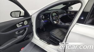 Mercedes-Benz E-Class E220d 4MATIC AMG Line 2023 года из Южной Кореи