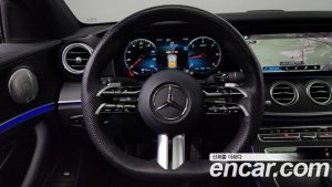 Mercedes-Benz E-Class E220d 4MATIC AMG Line 2023 года из Южной Кореи