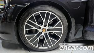 Porsche Taycan Base 2022 года из Южной Кореи