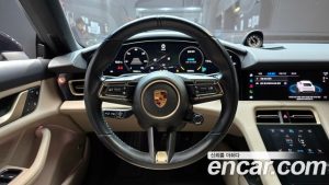 Porsche Taycan Base 2022 года из Южной Кореи