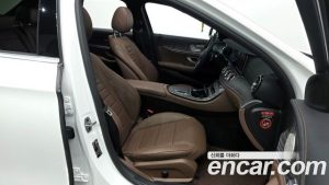 Mercedes-Benz E-Class E350 4MATIC Exclusive 2023 года из Южной Кореи
