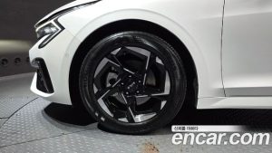 Kia K5 2.0 2024 года из Южной Кореи