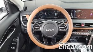 Kia Seltos Бензин 1.6 Turbo 2WD 2025 года из Южной Кореи