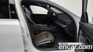 BMW 5-Series 520i 2025 года из Южной Кореи