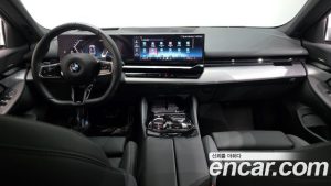 BMW 5-Series 520i M Sport 2024 года из Южной Кореи