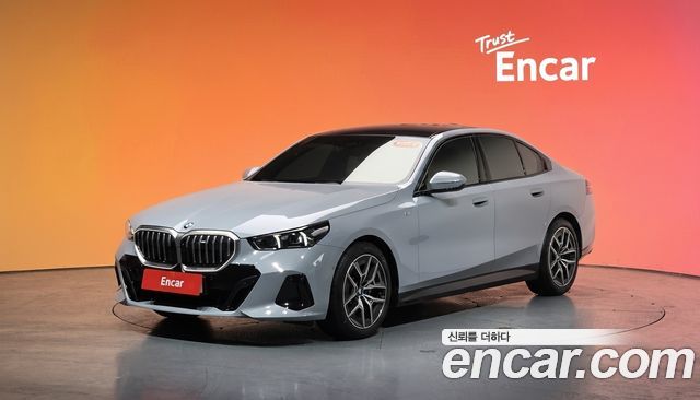 BMW 5-Series 520i M Sport 2024 года из Кореи