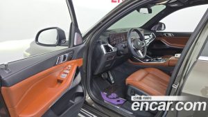 BMW X7 xDrive 40i M Sport 6 2024 года из Южной Кореи