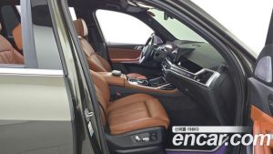 BMW X7 xDrive 40i M Sport 6 2024 года из Южной Кореи