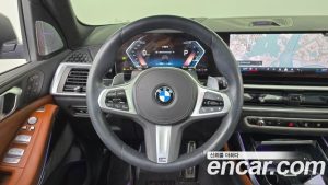 BMW X7 xDrive 40i M Sport 6 2024 года из Южной Кореи