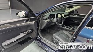 Kia K5 Noblesse 2025 года из Южной Кореи