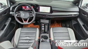 Volkswagen Golf 2.0 GTI 2024 года из Южной Кореи