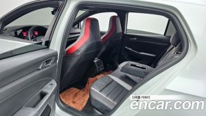 Volkswagen Golf 2.0 GTI 2024 года из Южной Кореи