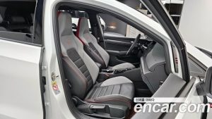 Volkswagen Golf 2.0 GTI 2024 года из Южной Кореи