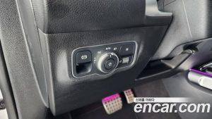 Mercedes-Benz GLB-Class GLB250 4MATIC 2023 года из Южной Кореи