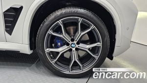 BMW X5 xDrive 40i M Sport 2025 года из Южной Кореи