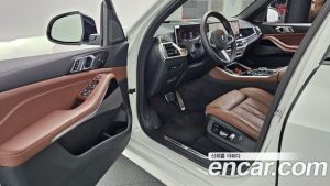 BMW X5 xDrive 40i M Sport 2025 года из Южной Кореи