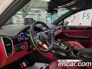 Porsche Cayenne 3.0 Coupe 2022 года из Южной Кореи