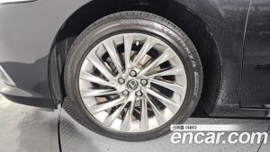 Lexus ES Luxury Plus 2023 года из Южной Кореи