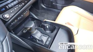 Lexus ES Luxury Plus 2023 года из Южной Кореи