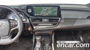 Lexus ES Luxury Plus 2023 года из Южной Кореи
