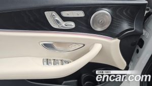 Mercedes-Benz E-Class E250 AMG Line 2023 года из Южной Кореи